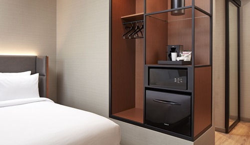 Room, 1 King Bed, Mountain View