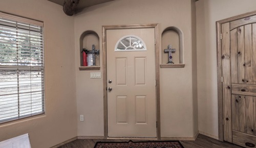 Studio (2 Bedrooms)