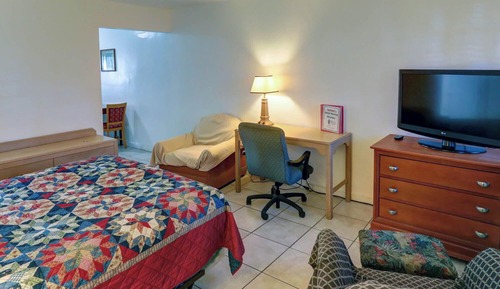 Grand Studio, Mobility Accessible