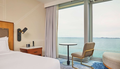 Room, 1 King Bed (Hearing, High Floor)