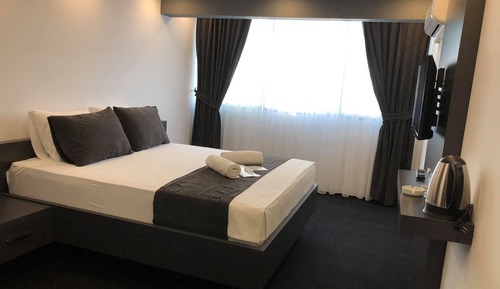 Deluxe Studio Suite