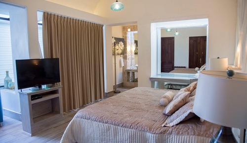 Room, Jetted Tub (VIP 3 Master)
