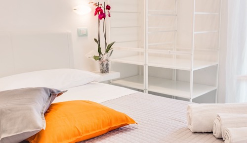 Comfort Room, Balcony