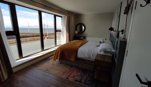 Premium House, Multiple Bedrooms, Non Smoking, Sea View