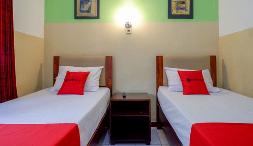 Twin Room (Reddoorz)