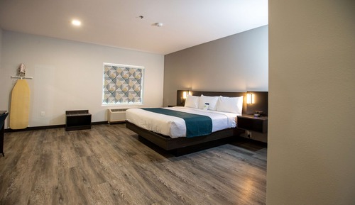 Standard Room, 1 King Bed, Non Smoking, Kitchen