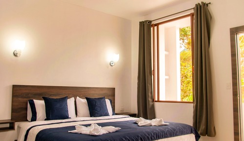 Deluxe Suite, 1 King Bed with Sofa bed, Balcony