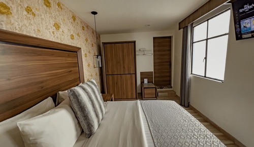 Basic Room, 1 Queen Bed