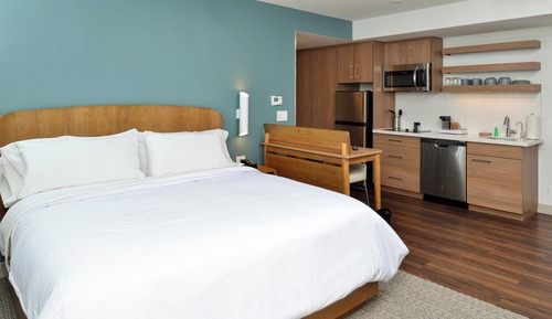 Studio, 1 King Bed with Sofa bed (Mobility/Hearing Access, Transf Shwr)