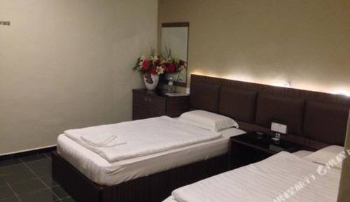 Twin Room, No Windows