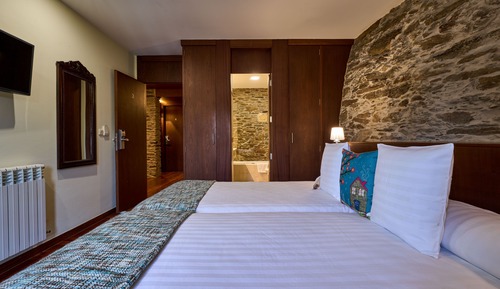 Deluxe Room, Multiple Beds, Non Smoking, Garden View
