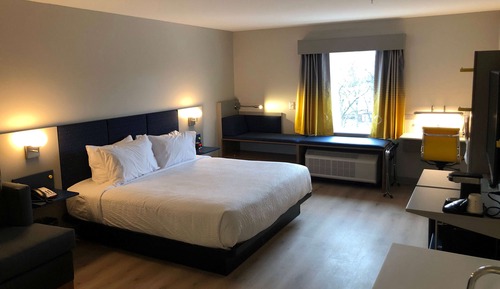 Suite, 1 King Bed, Non Smoking