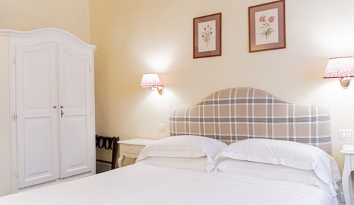 Classic Double Room (24)
