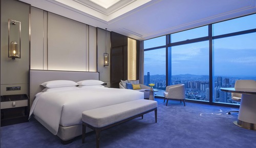 Deluxe Room, 1 King Bed, View