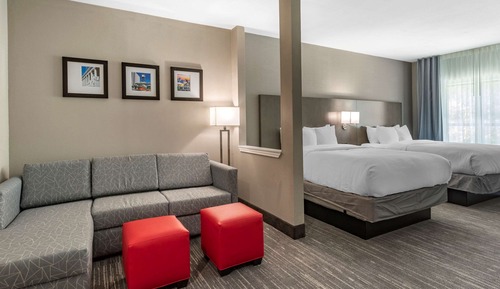 Suite, 2 Queen Beds, Non Smoking