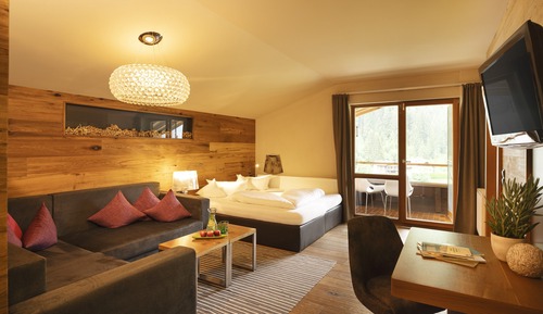 Deluxe Suite