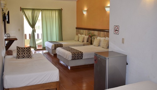Family Room, Multiple Beds
