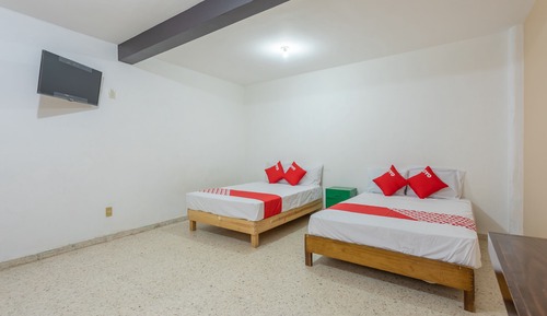 Standard Room (2 Beds)