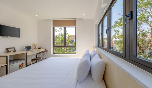 Design Double Room, 1 King Bed, Non Smoking, Garden Area