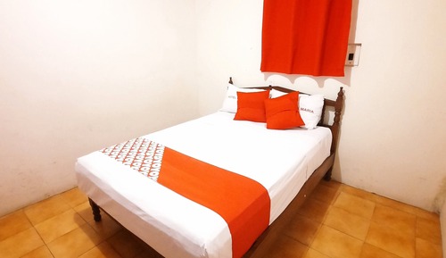 Standard Room (1 Double Bed)