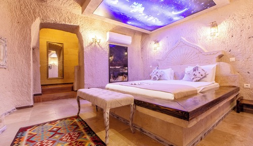 Pool Suite with Sauna