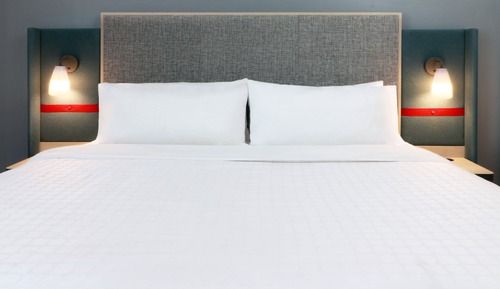 Standard Room, 1 King Bed