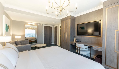 Waterview Studio, 1 King Bed, Sofa Bed