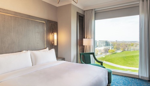 Premium Room, 1 King Bed