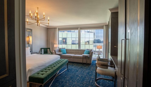 Premium Studio, 1 King Bed with Sofa bed