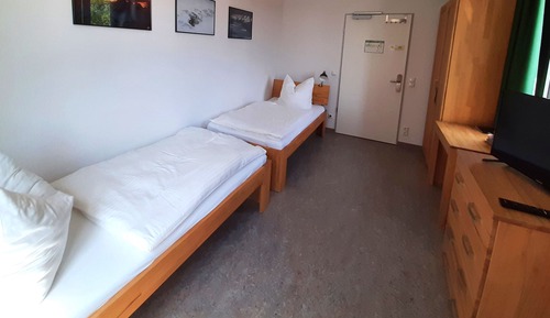 Basic Double or Twin Room, Shared Bathroom