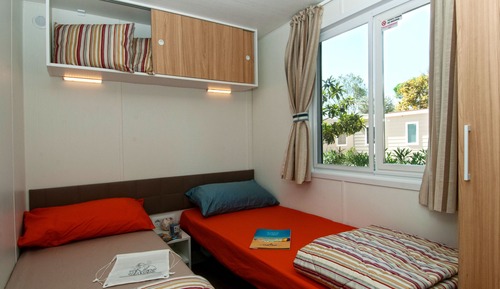 Deluxe Mobile Home, 2 Bedrooms (Pet Friendly)