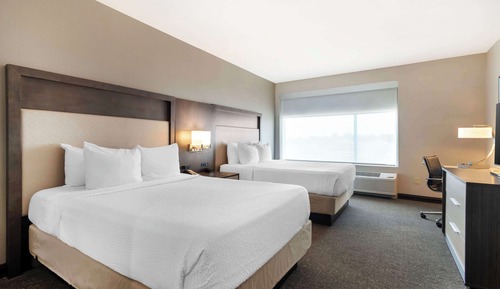 Suite, 2 Queen Beds, Kitchenette, Park View (with Sofabed)