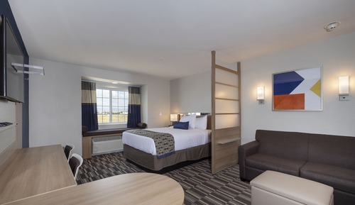Studio Suite, 1 Queen Bed, Non Smoking (East View)