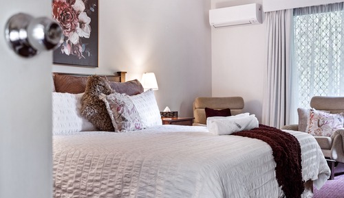 Classic Room, 1 King Bed