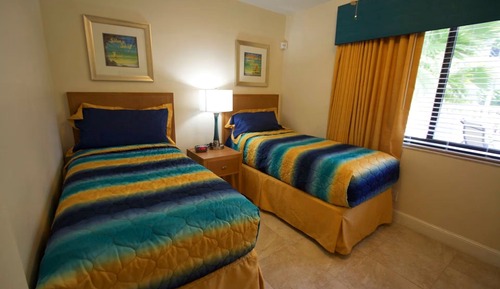 Condo, 2 Bedrooms, Pool View