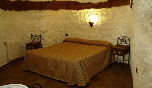 House, 2 Bedrooms