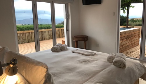 Superior Honeymoon Suite