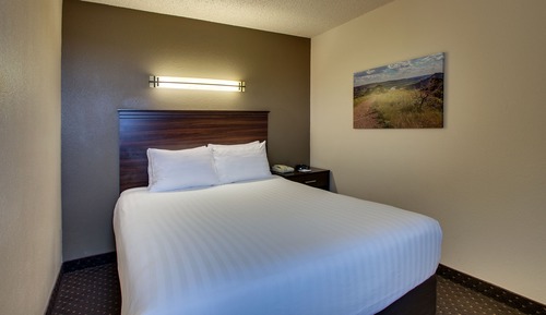 Standard Room, 1 Queen Bed (ECONOMY QUEEN)
