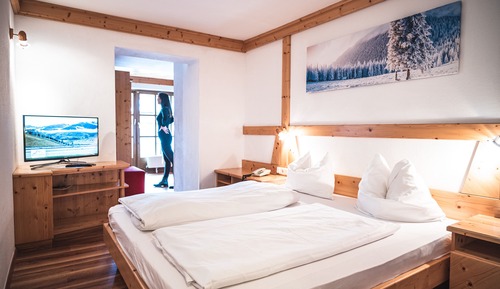 Standard Double Room, Balcony, Mountain View