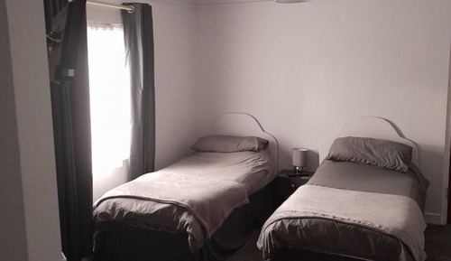 Basic Twin Room, Ensuite (Room 2)