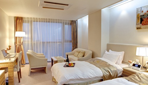 Deluxe Twin Room, Partial Ocean View