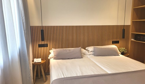 Suite, Balcony, Garden View (No Kitchen)