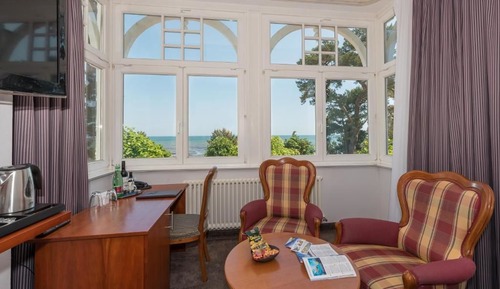 Junior suite with panoramic sea view