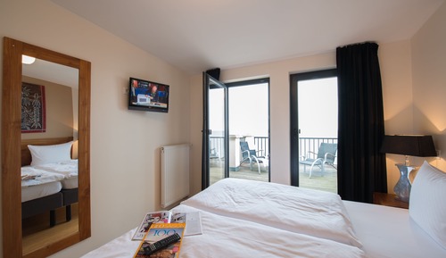 Apartment with 1 bedroom and partial ocean view