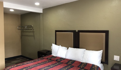 Standard Room, 1 King Bed