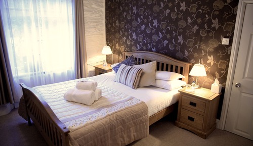 Double Room, 1 King Bed (Room 5)