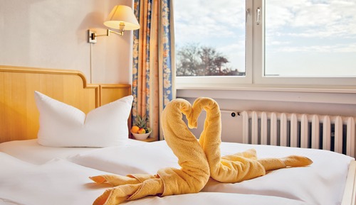 Room, Balcony