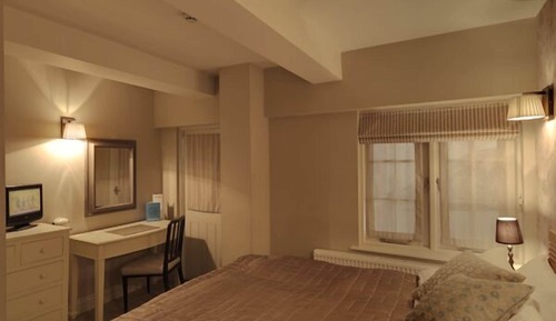 Comfort Double Room, Ensuite (Small Rm8)