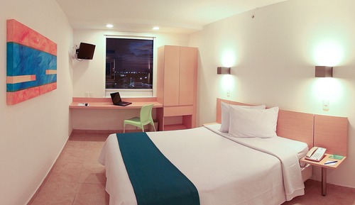 Standard Room, 1 Queen Bed