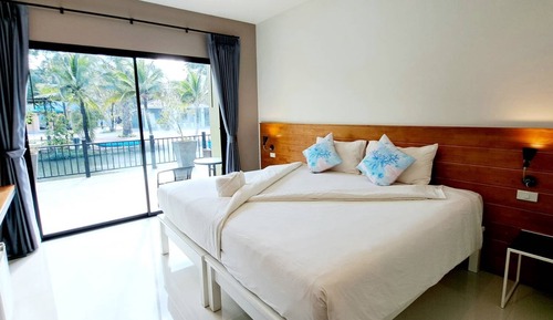 Deluxe Marine Room 